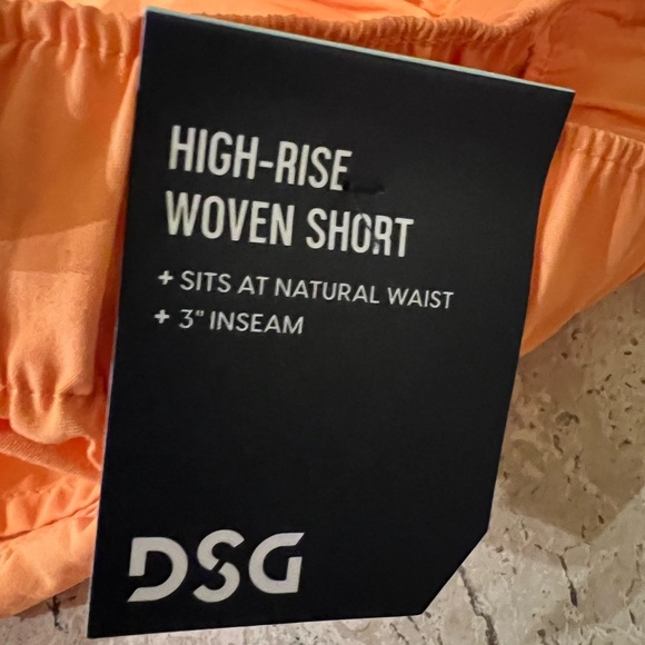 DSG Women's Notched Woven Athletic Shorts Size XS Orange - Picture 6 of 7